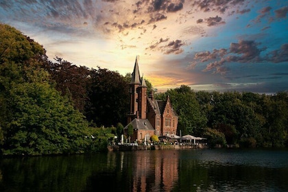 Bruges Private 12 Hour Tour from Amsterdam with Free Photoshoot