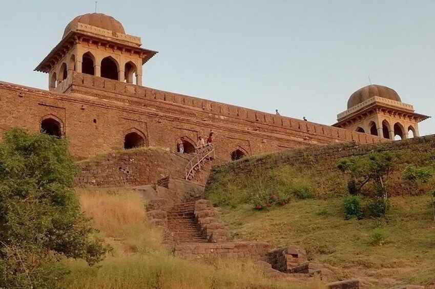  Explore Mandu's Architectural Marvels And Romantic Legends