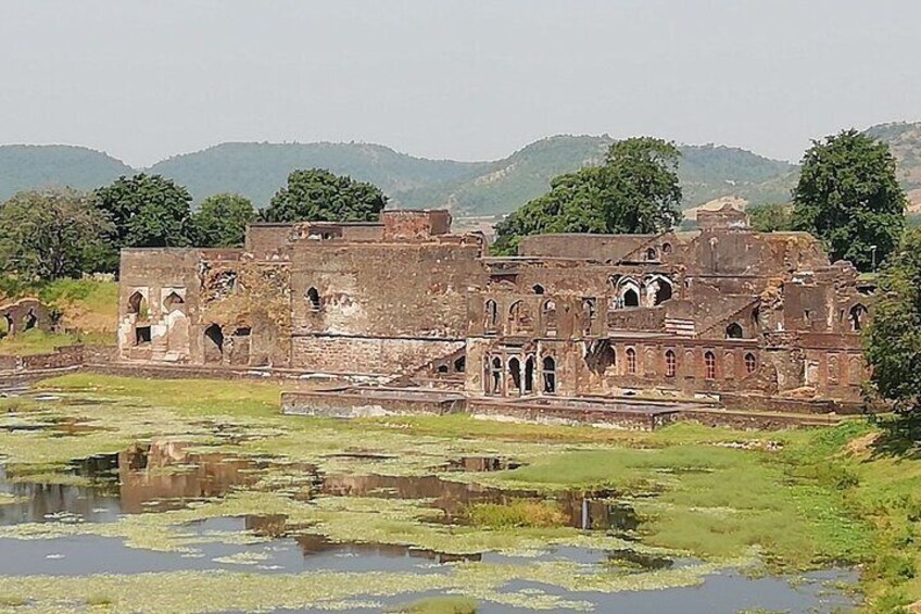  Explore Mandu's Architectural Marvels And Romantic Legends