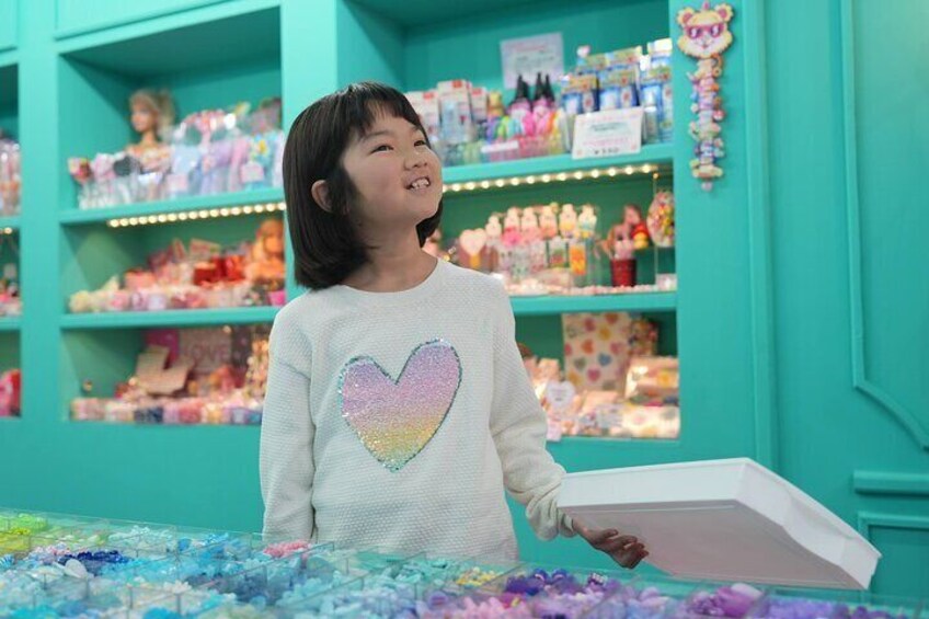 choosing DECO parts at the store.