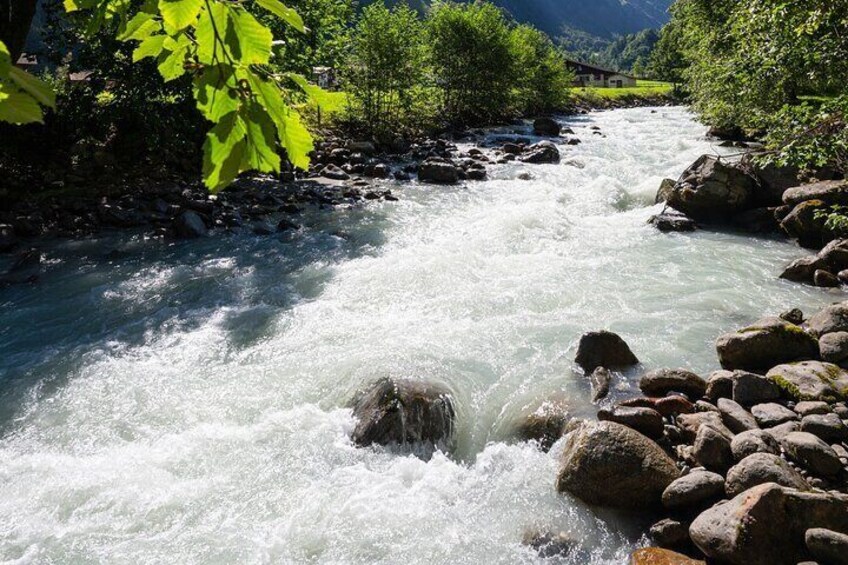Interlaken to Lauterbrunnen E bike Tour Valley of 72 Waterfalls