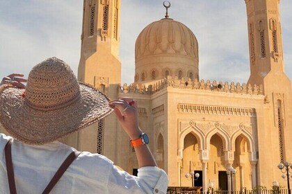 Explore Private Hurghada City Tour With Transfer, Snacks and More