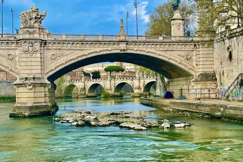 Rome Colosseum, Ancient Rome Tour & Tiber River Boat Ride Tickets