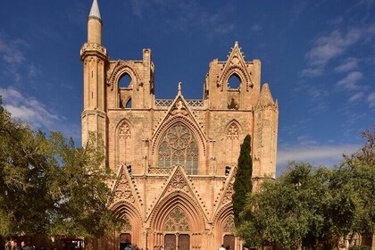 Famagusta and Salamis Coach Tour in Italian