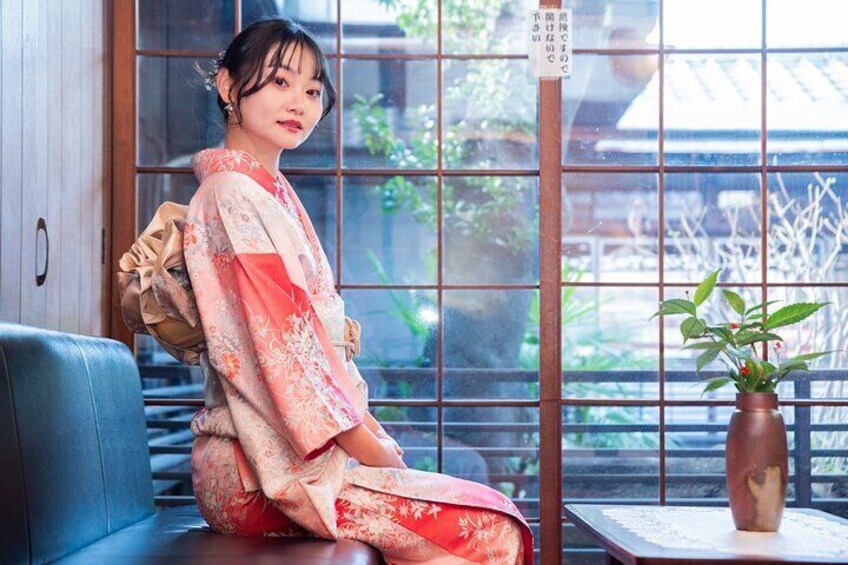 Local Nishinari Walking with Kimonos and Photo Shooting