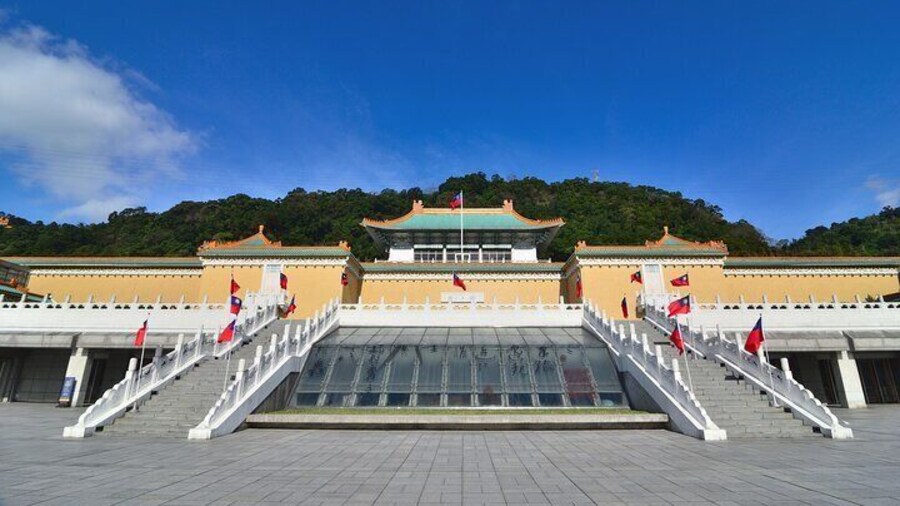 Taipei National Palace Museum Guided Tour