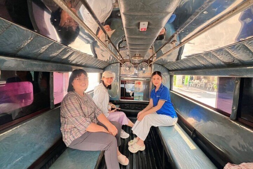 Karen Long Neck Village Group Tour