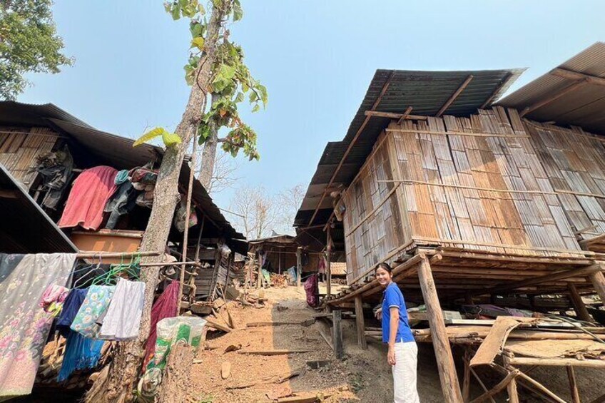  Karen Long Neck Village Group Tour