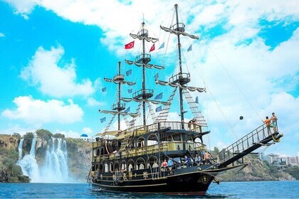 安塔利亞神秘海盜船