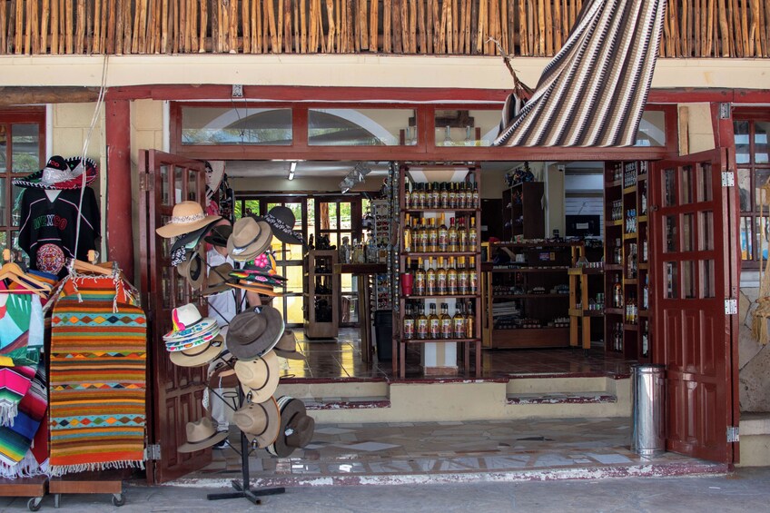 Puerto Morelos Shopping Tour with Taco Tastings