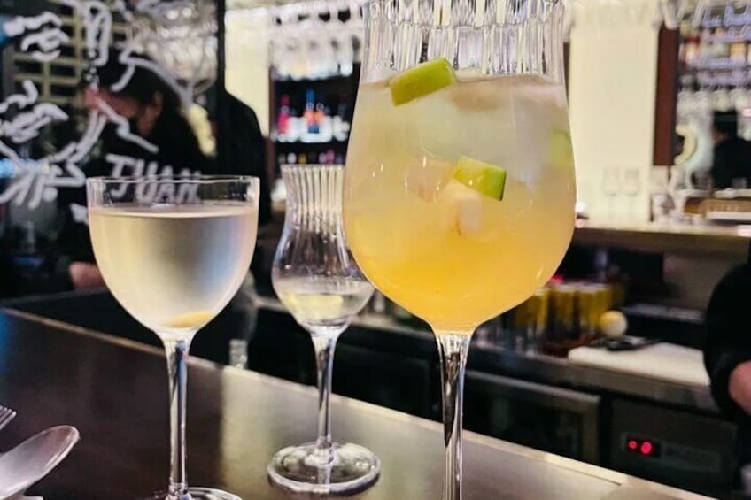 Experience Wine and Dine in Shanghai with Transportation