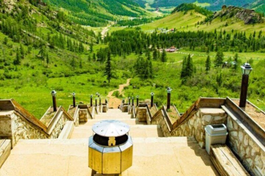 1 Day Tour to Chinggis Khaan Statue Complex and Turtle Rock