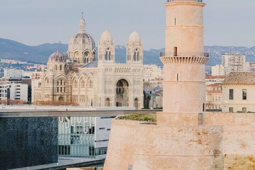 Photography of concrete mesh credited to: © Architects Rudy Ricciotti and Roland Carta / Mucem.
