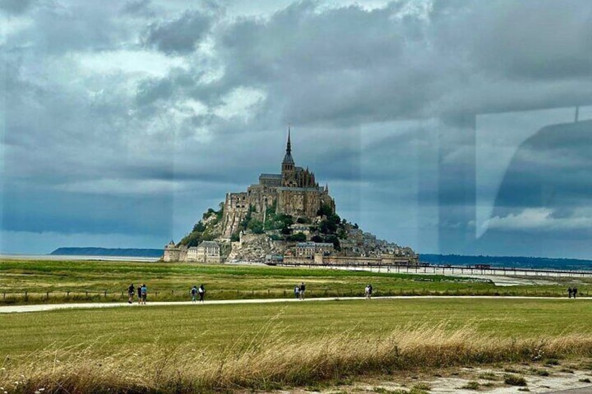 Mont Saint-Michel: Day Trip from Paris with Abbey & Guided Tour