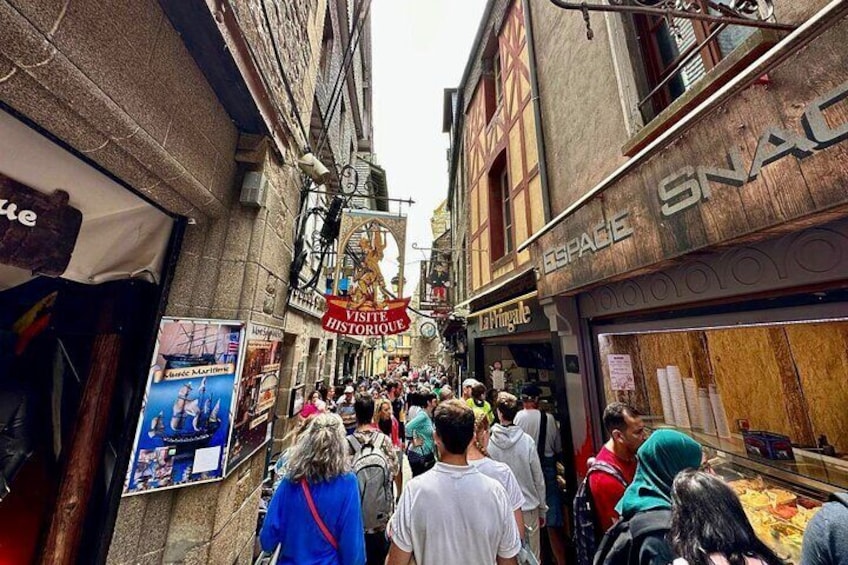 Mont Saint-Michel: Day Trip from Paris with Abbey & Guided Tour