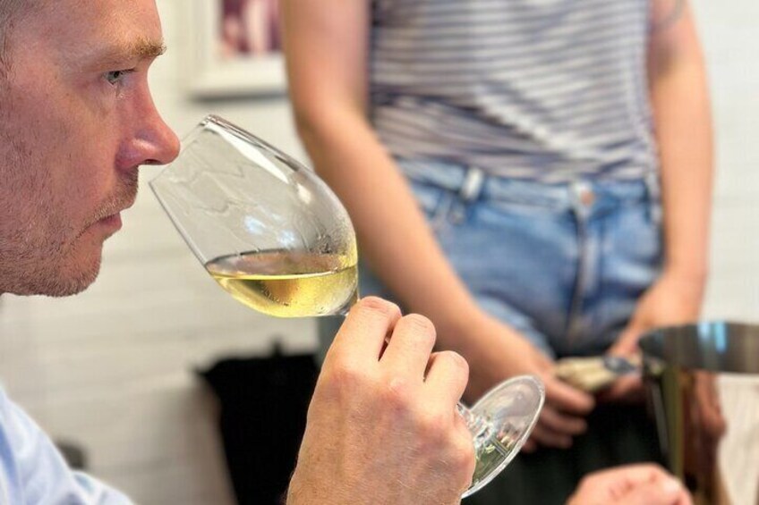 Shared Sydney City Walking Tour and Wine Tasting
