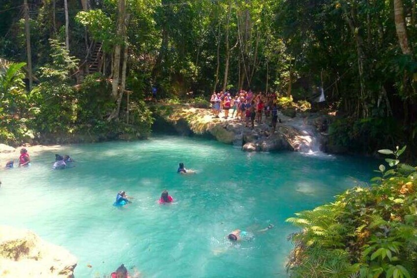 Ocho Rios Blue Hole and Beach with Stops for Lunch and Shopping