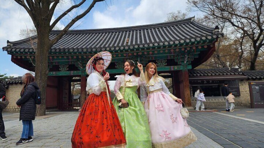 Hanbok Wearing Experience