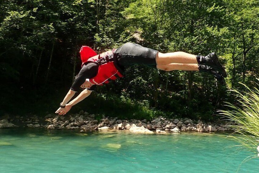 Jumping into Tara river