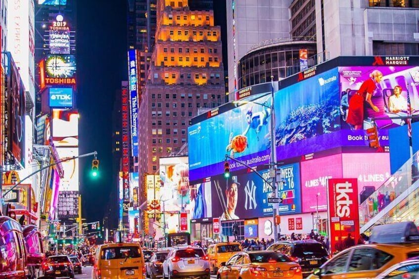 3 Hour NYC Luxury Bus Night Highlights Tour
