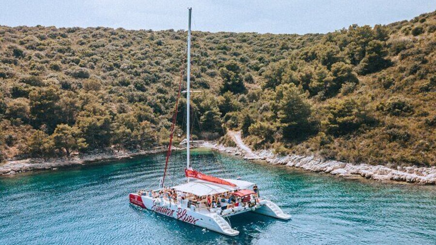 Vidova Gora Tour Bus Coach Catamaran Experience