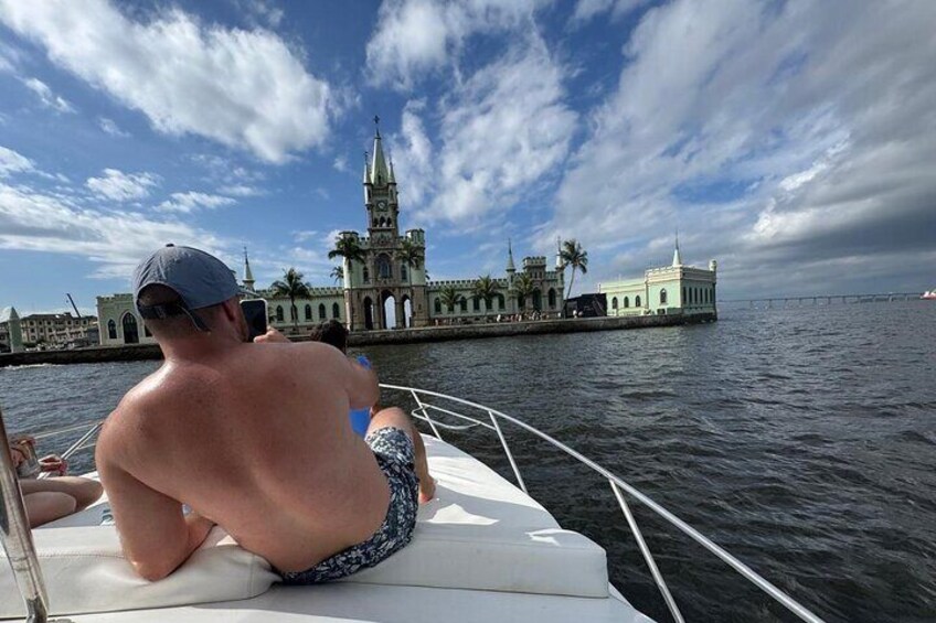 Private Speedboat Tour in Rio de Janeiro with Snacks and Drinks