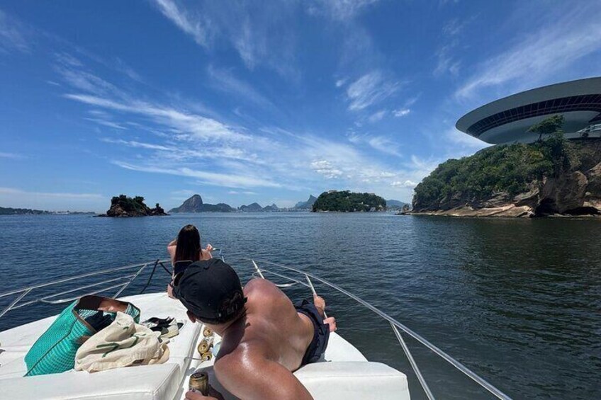 Private Speedboat Tour in Rio de Janeiro with Snacks and Drinks