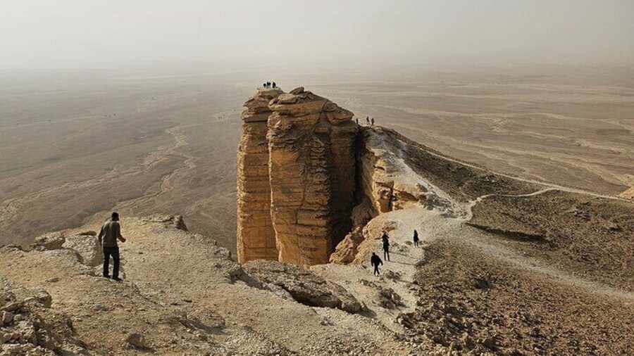 Edge Of The World Sunset Private Tour from Riyadh