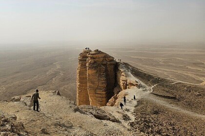 Edge Of The World Sunset Private Tour from Riyadh