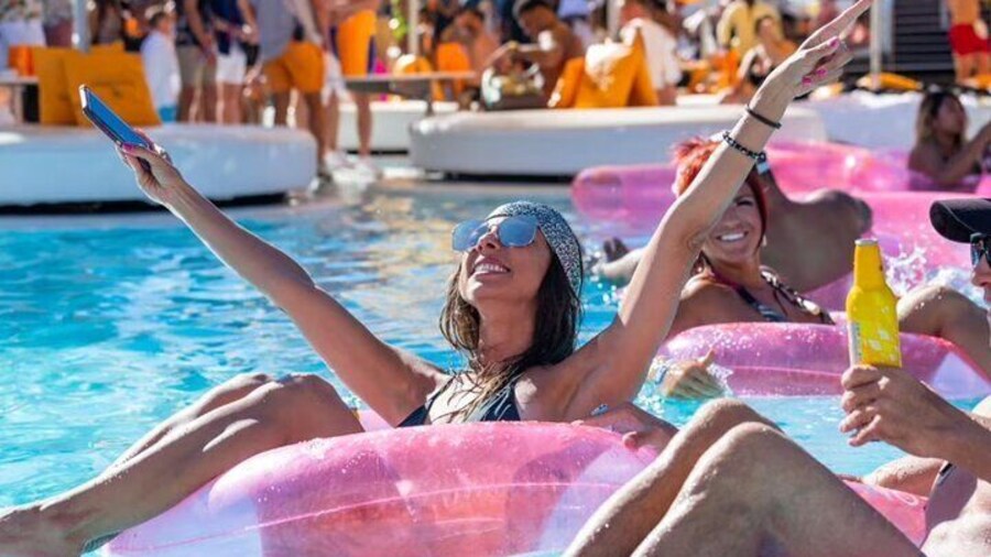 Ibiza Pool Party and Club Tour including O Beach and Eden Club