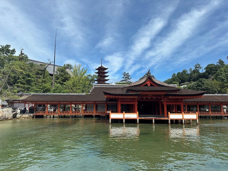 Hiroshima & Miyajima Day trip with Itsukushima from Tokyo by bullet train