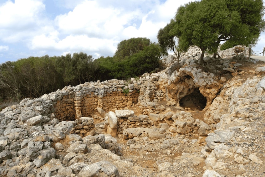 Picture 7 for Activity Menorca: Torre d'en Galmés Talayotic Settlement Experience