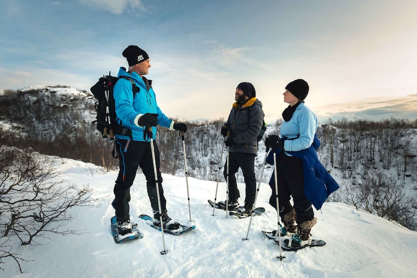 Svolvær: Snowshoe Nature Explorer