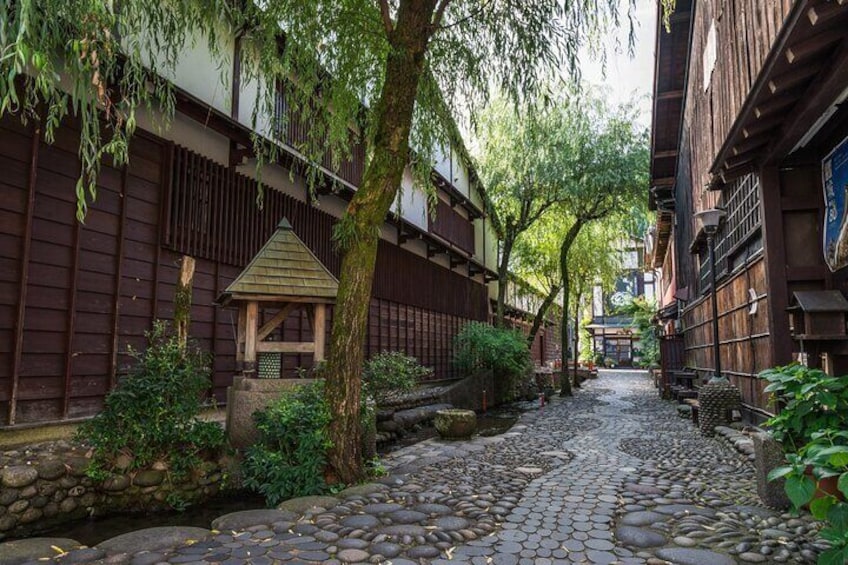 Gujo Hachiman All Must-Sees Full Day Private Tour with Nationally-Licensed Guide