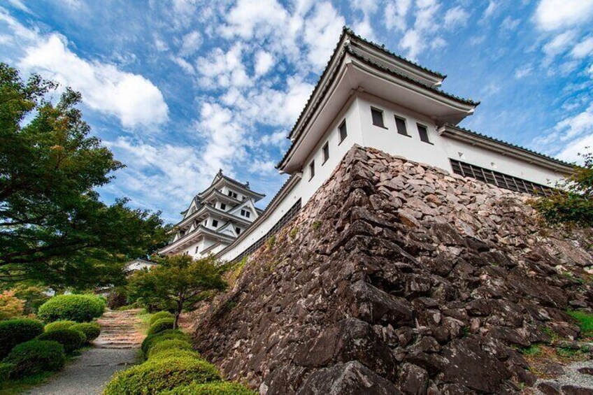 Gujo Hachiman All Must-Sees Full-Day Private Tour with Nationally-Licensed Guide