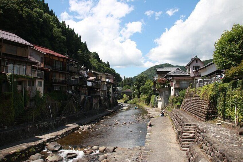 Gujo Hachiman All Must-Sees Full-Day Private Tour with Nationally-Licensed Guide