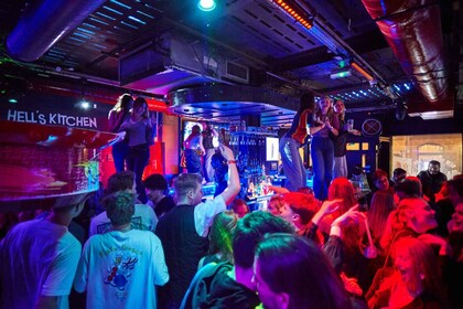 Lyon: Riviera Bar Crawl Party with Free Shots and Vip Entry