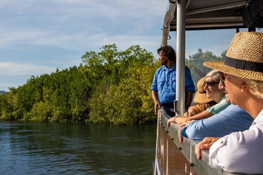 HANDS ON COUNTRY Eco Cultural Tour