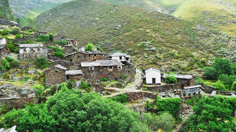 Guided Visit to the Magical Village of Drave + Regoufe Mines