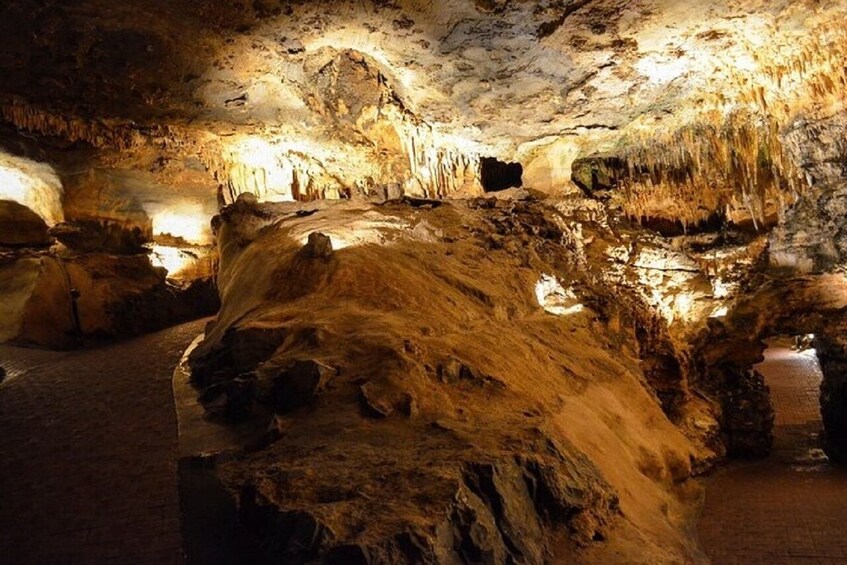 Small-Group DC Day Trip to Shenandoah National Park&Luray Cavern