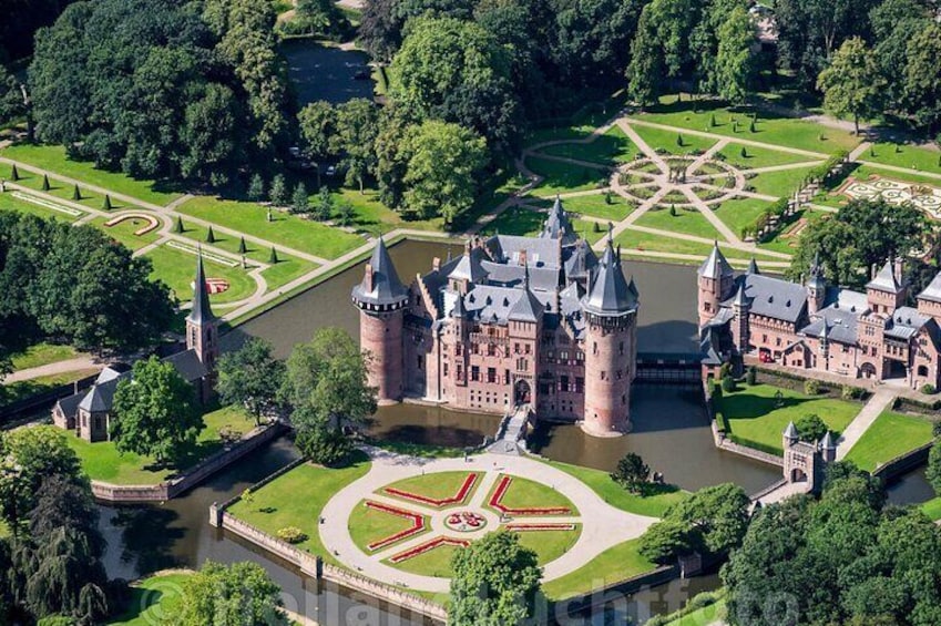 Amsterdam: Private Tour Windmills, Castle and Volendam