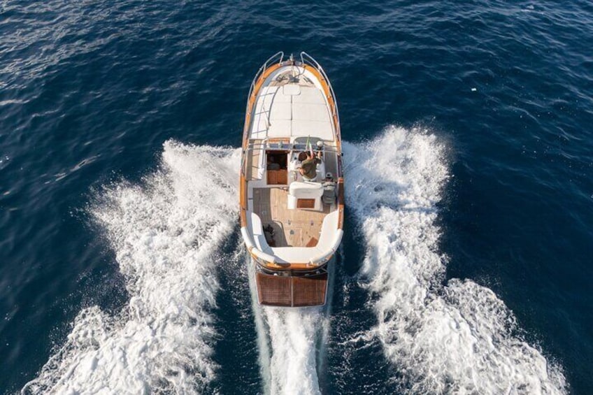 Private Boat Tour through the Crystal Clear Waters of Capri
