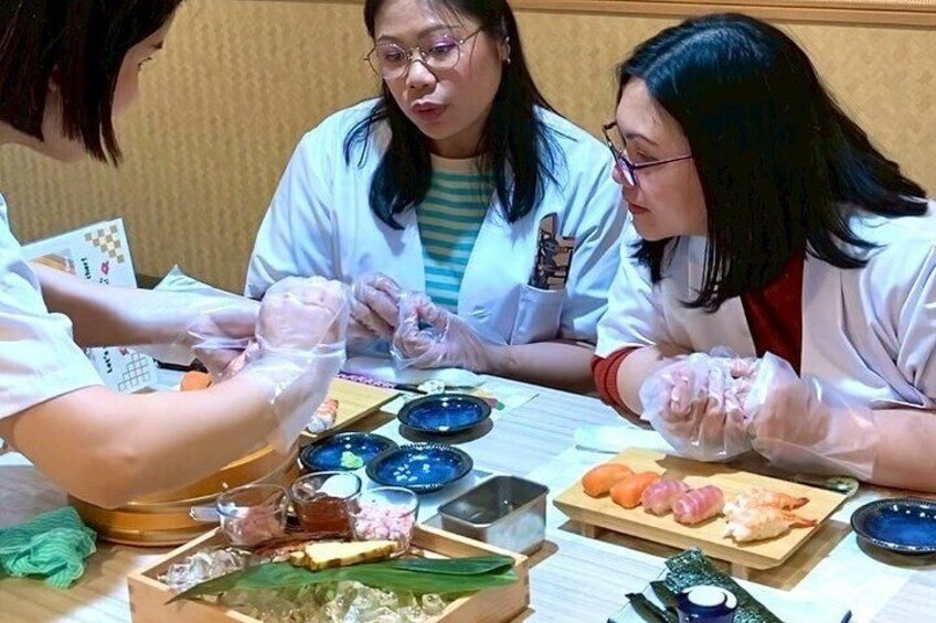 Sushi Making Experience in Namba Osaka