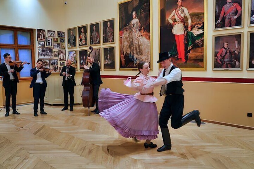 Budapest Folklore in the Castle Live Show