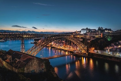 From Lisbon: Private Transfer to Porto with up to 3 stops