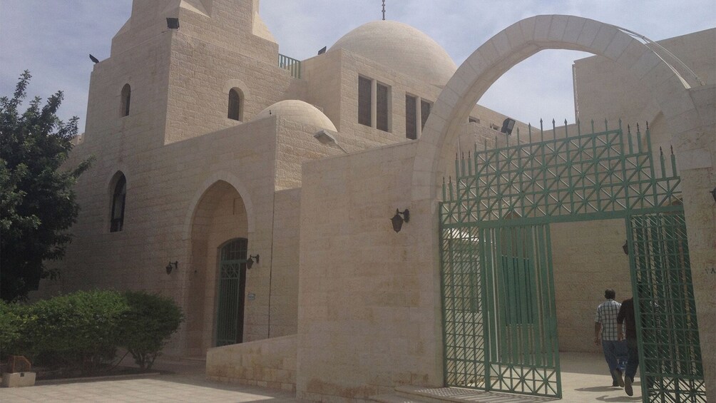 Full Day Badr Tour with lunch from Madinah