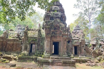 Banteay Srei with Neak Pean and Preah Khan Temple Tour