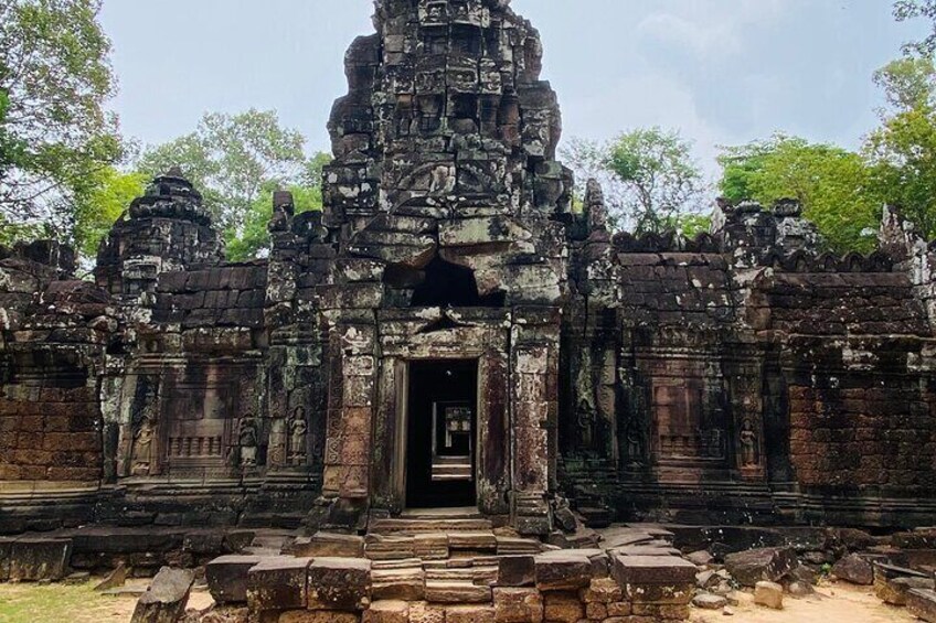 Banteay Srei with Neak Pean and Preah Khan Temple Tour
