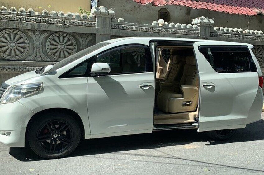 Toyota Alphard 2010(MPV)