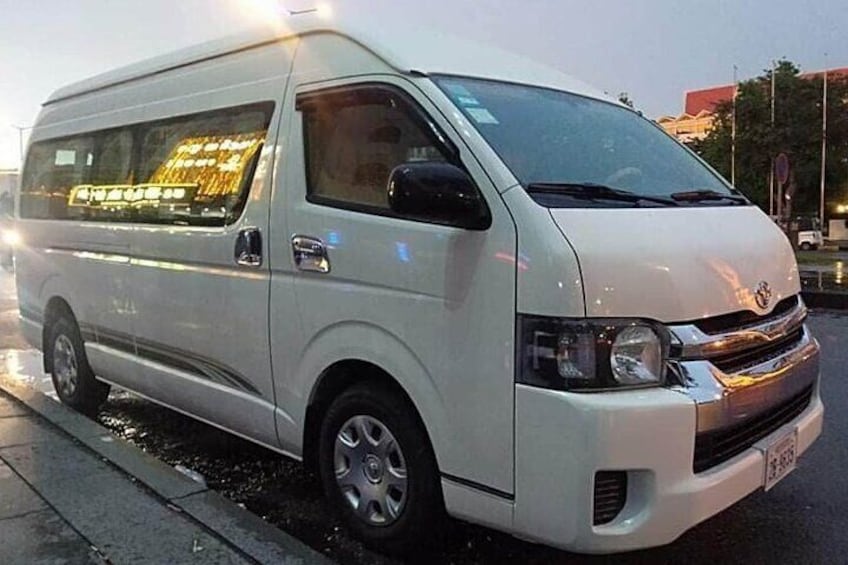 Toyota Hiace van(VIP)